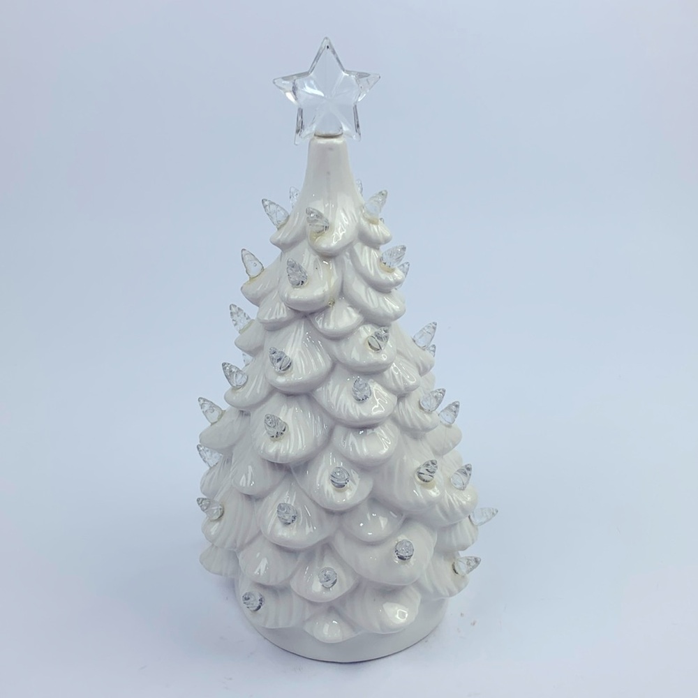 White ceramic Christmas Tree Battery Operated White bulbs & star On off switch